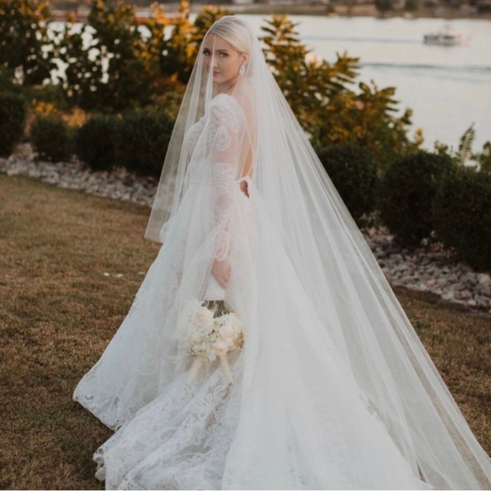 Extra Long Soft Tulle Simple Wedding Veil w/ Blusher - 140” Cathedral Length.